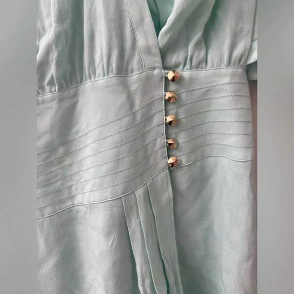 Guess by Marciano flutter sleeve mini dress(Size XS) - Picture 3 of 10